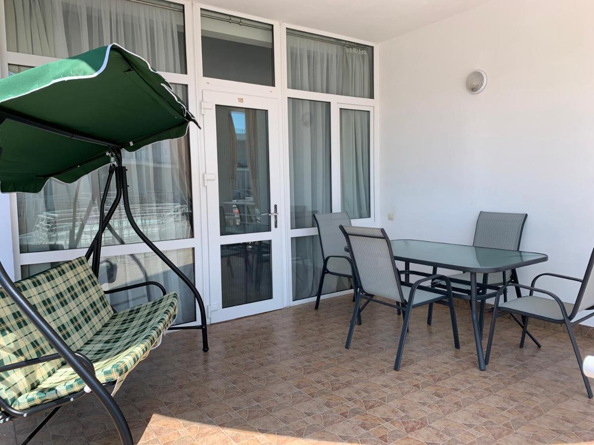 Ferienwohnung Town-House Golden Bugaz Karolino-Buhaz Exterior foto